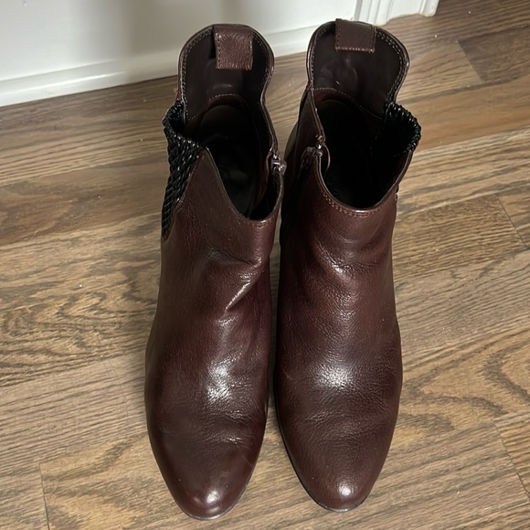 Bella Vita Ankle Boots - Picture 2 of 7